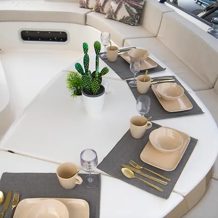 Catamaran Eliane