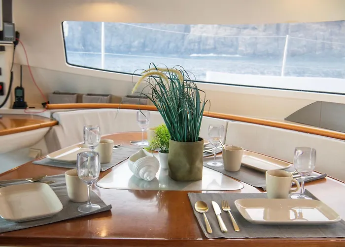 Catamaran Eliane * San Miguel de Abona