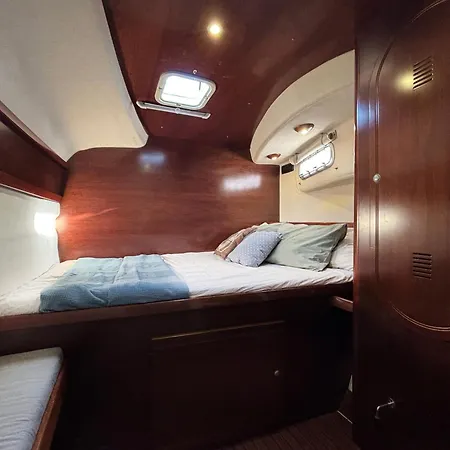 Catamaran Eliane Hotel na wodzie San Miguel de Abona