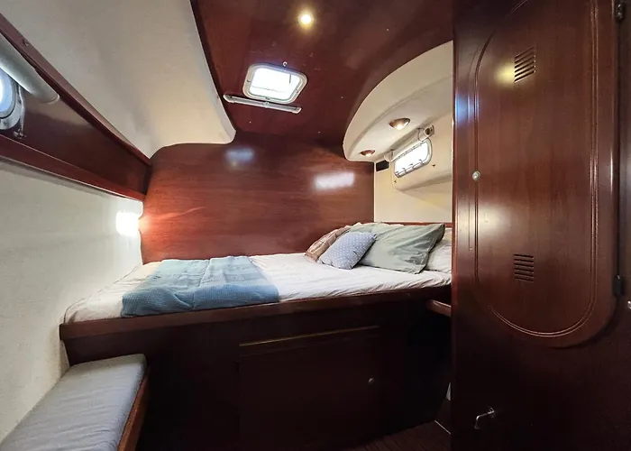 Catamaran Eliane Botel San Miguel de Abona