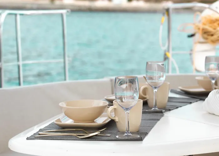 Catamaran Eliane Úszó hotel San Miguel de Abona