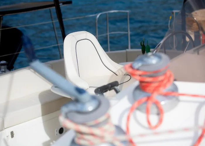 Úszó hotel Catamaran Eliane *