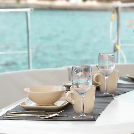 Catamaran Eliane Ботель Сан Мигель